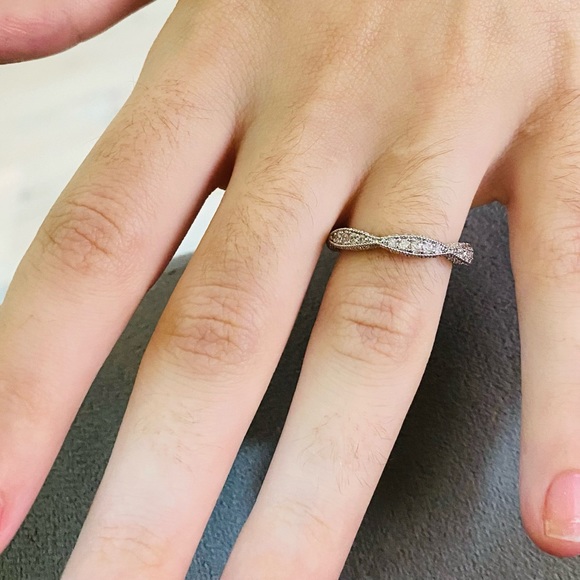 New .925 Silver White Sapphire Band Ring - Picture 7 of 7